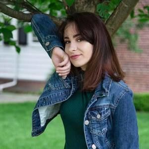 Meet your Posher, Maegan